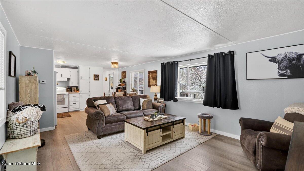 1297 Eastside Road Priest River, ID 83856 - Photo 21 of 47 Living Room