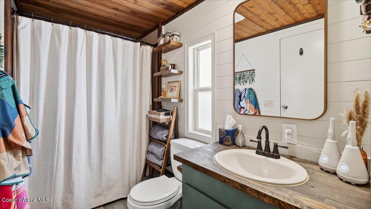 1297 Eastside Road Priest River, ID 83856 - Photo 27 of 72 Master Bathroom