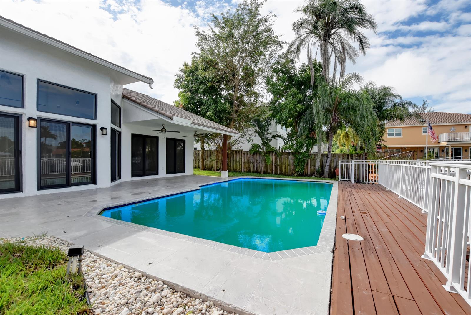 1583 Southwest 5th Avenue Boca Raton, FL 33432 - Photo 31 of 69 08_ebf_6796and4more