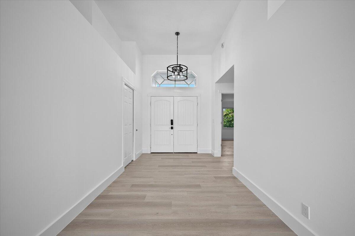 6334 Foster Street Jupiter, FL 33458 - Photo 7 of 24 02-LUX_6581