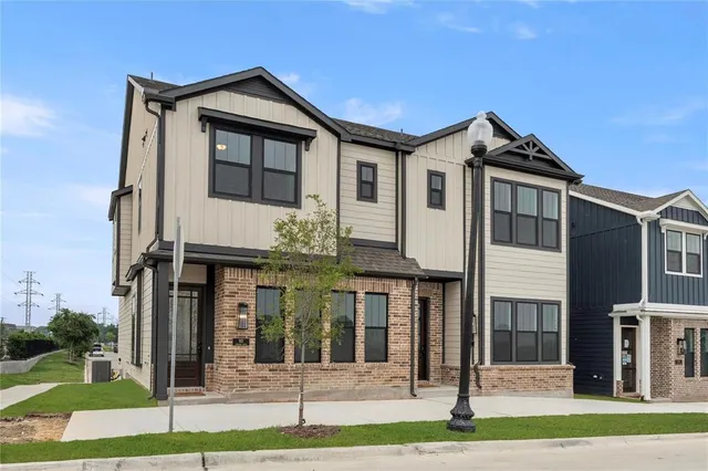 $2,895 | 921 Janwood Drive, Plano, TX 75075