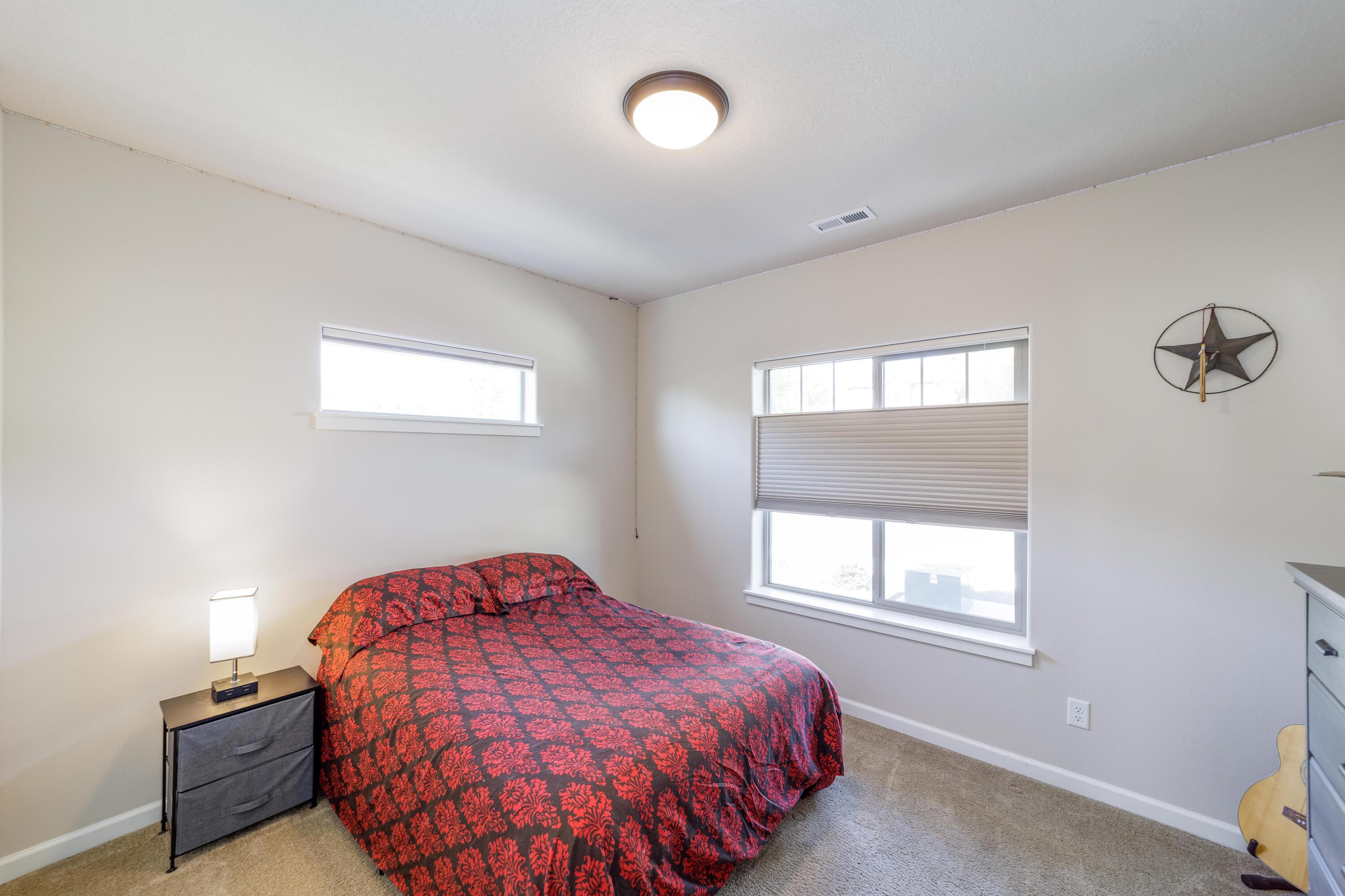 2756 Southwest 34th Street Redmond, OR 97756 - Photo 22 of 44 2756_SW_34th_St-29