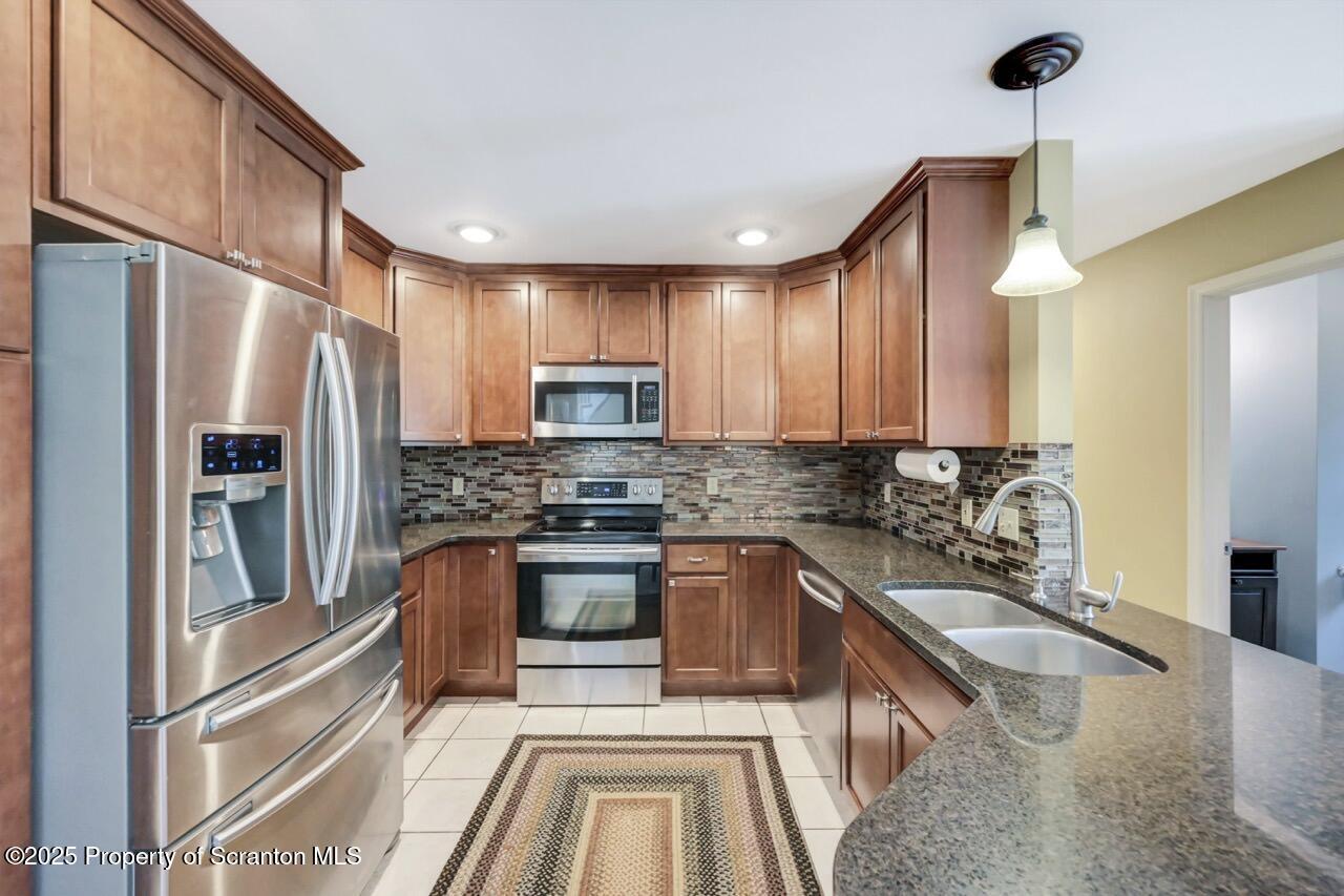 104 Beech Tree Circle Clarks Summit, PA 18411 - Photo 23 of 91 104 Beech Tree 21 Large