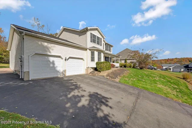 $469,000 | 104 Beech Tree Circle, Clarks Summit, PA 18411