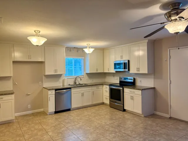 $450,000 | 2005 East Marshall Street, Turlock, CA 95380