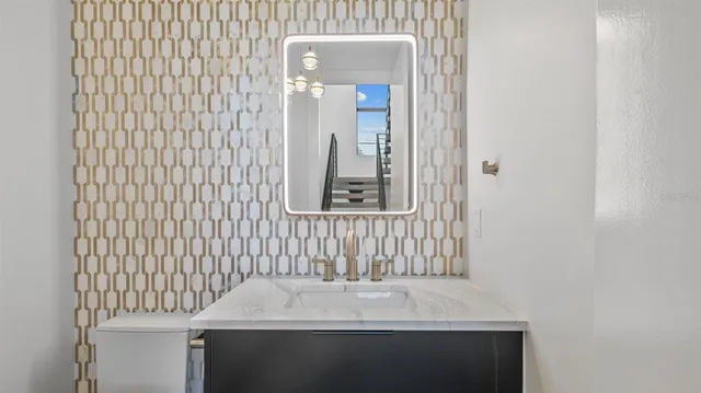 $1,999,000 | 2201 North Glenwood Drive, Tampa, FL 33602