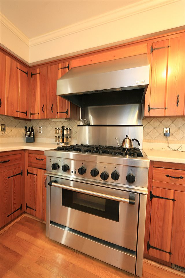 5804 Chelsea Place Raleigh, NC 27612 - Photo 8 of 29 Kitchen