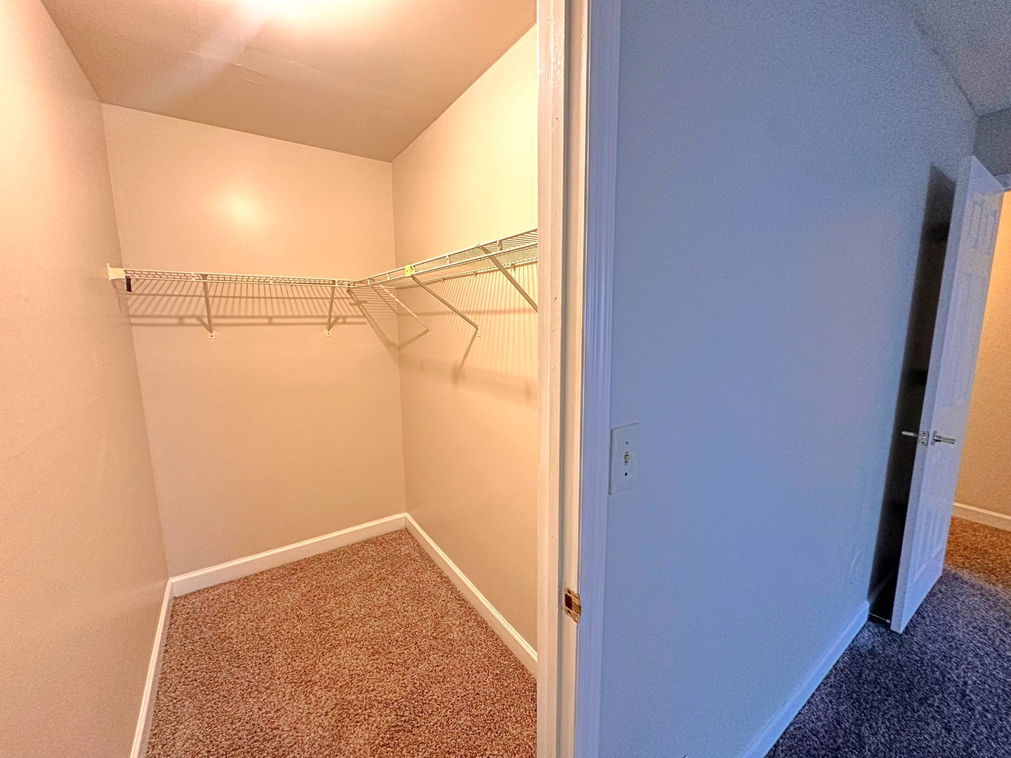 8 Gant Circle, Unit D Streamwood, IL 60107 - Photo 7 of 12 a view of small space