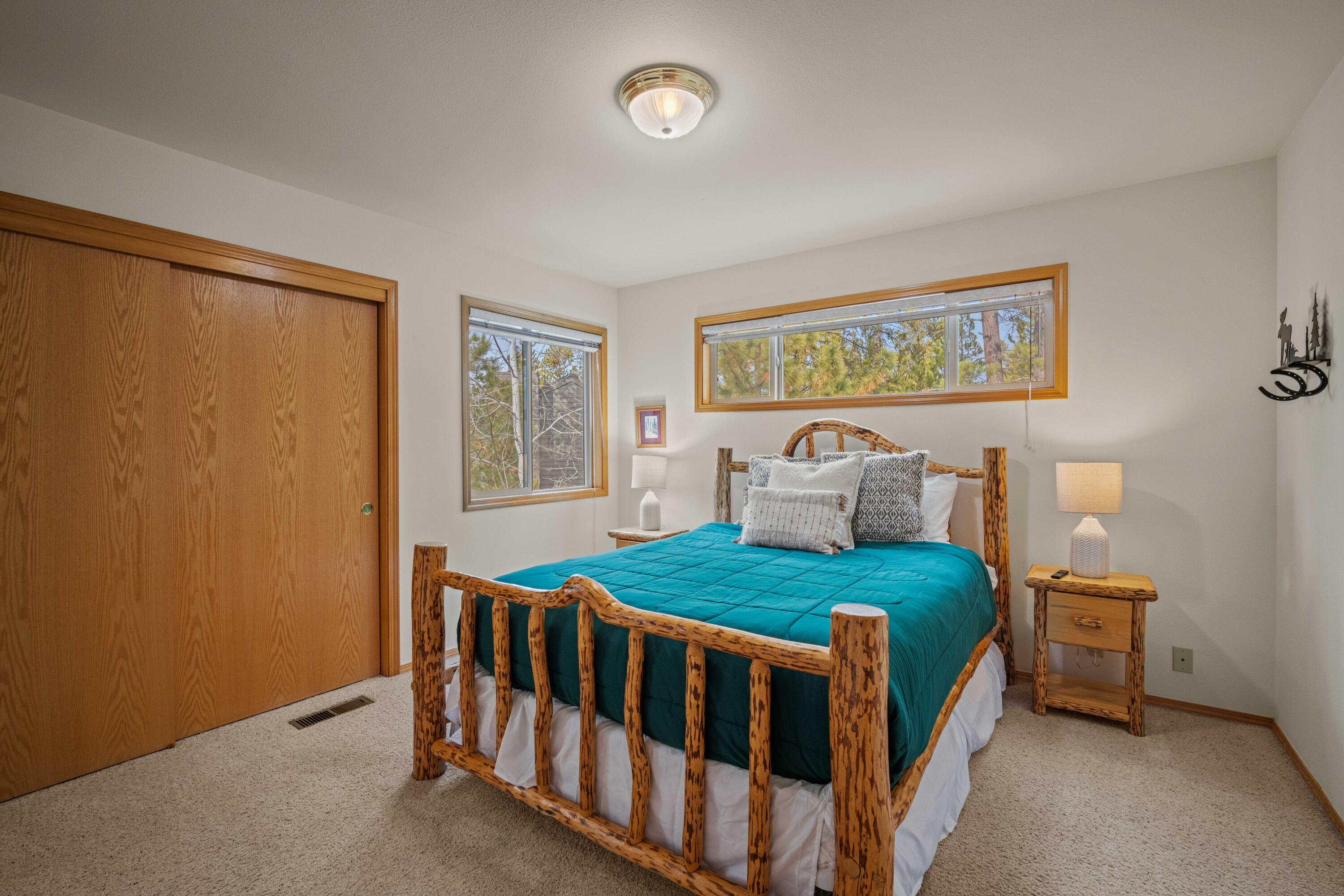 57655 Aspen Lane, Unit 2 Sunriver, OR 97707 - Photo 31 of 47 34 - upstairs bedroom 1