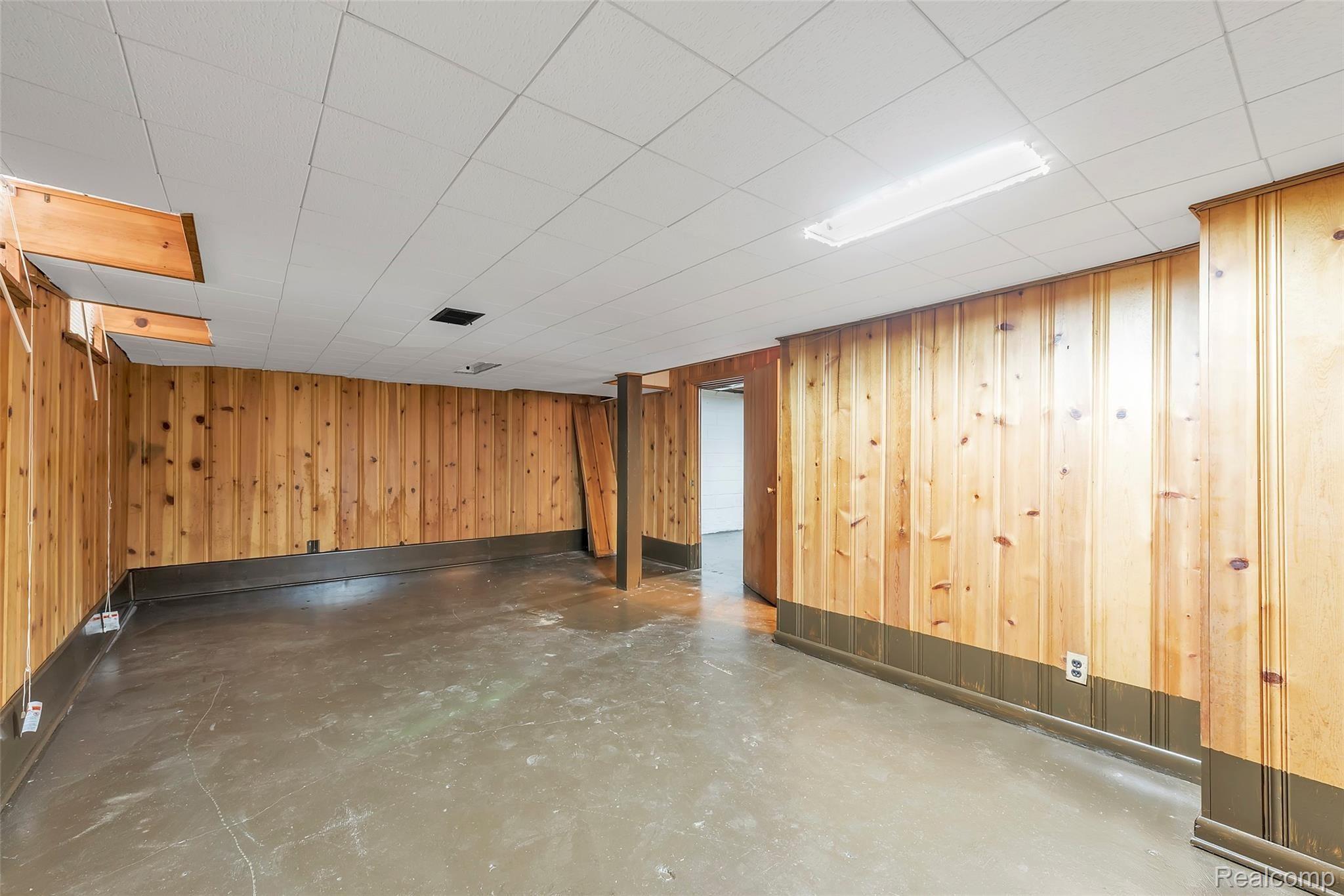 17390 Huntington Road Detroit, MI 48219 - Photo 17 of 19 17390-Huntington-Rd-Detroit-MI-48219-windowstill-27.jpg