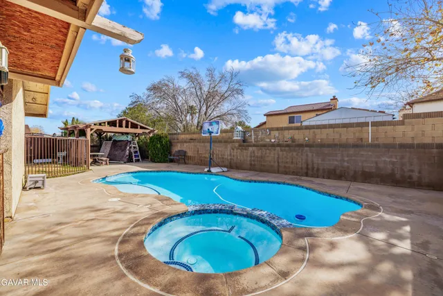 $420,000 | 612 East Ave J 9, Lancaster, CA 93535