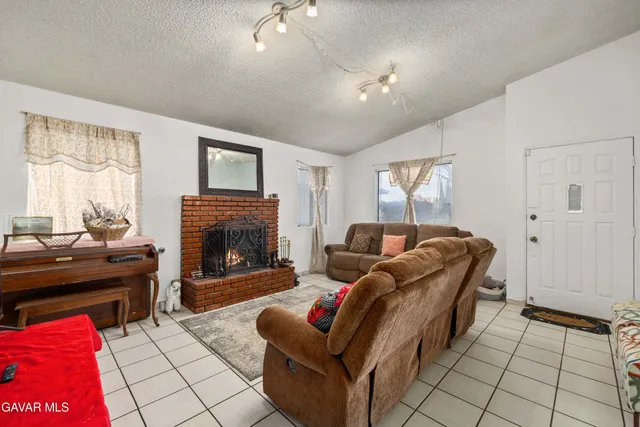 $420,000 | 612 East Ave J 9, Lancaster, CA 93535