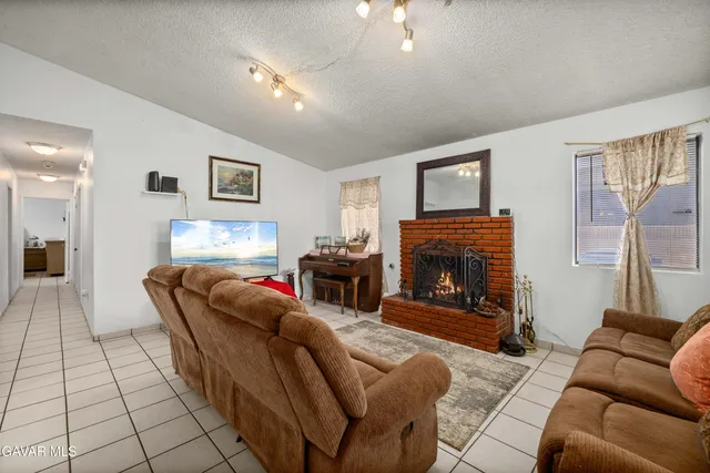 $420,000 | 612 East Ave J 9, Lancaster, CA 93535