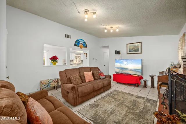 $420,000 | 612 East Ave J 9, Lancaster, CA 93535