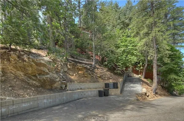 $2,200 | 28393 Larchmont Lane, Lake Arrowhead, CA 92352