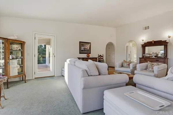 $1,075,000 | 2073 Willow Glen Road, Fallbrook, CA 92028