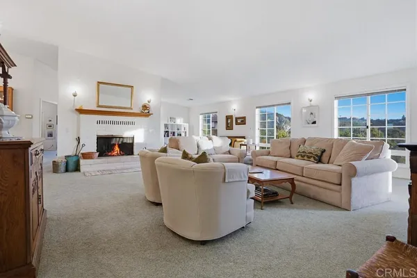 $1,075,000 | 2073 Willow Glen Road, Fallbrook, CA 92028