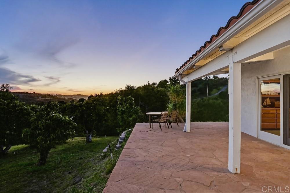 2073 Willow Glen Road Fallbrook, CA 92028 - Photo 3 of 33