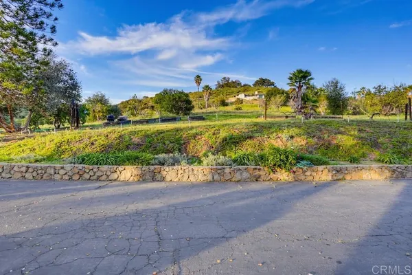 $1,075,000 | 2073 Willow Glen Road, Fallbrook, CA 92028