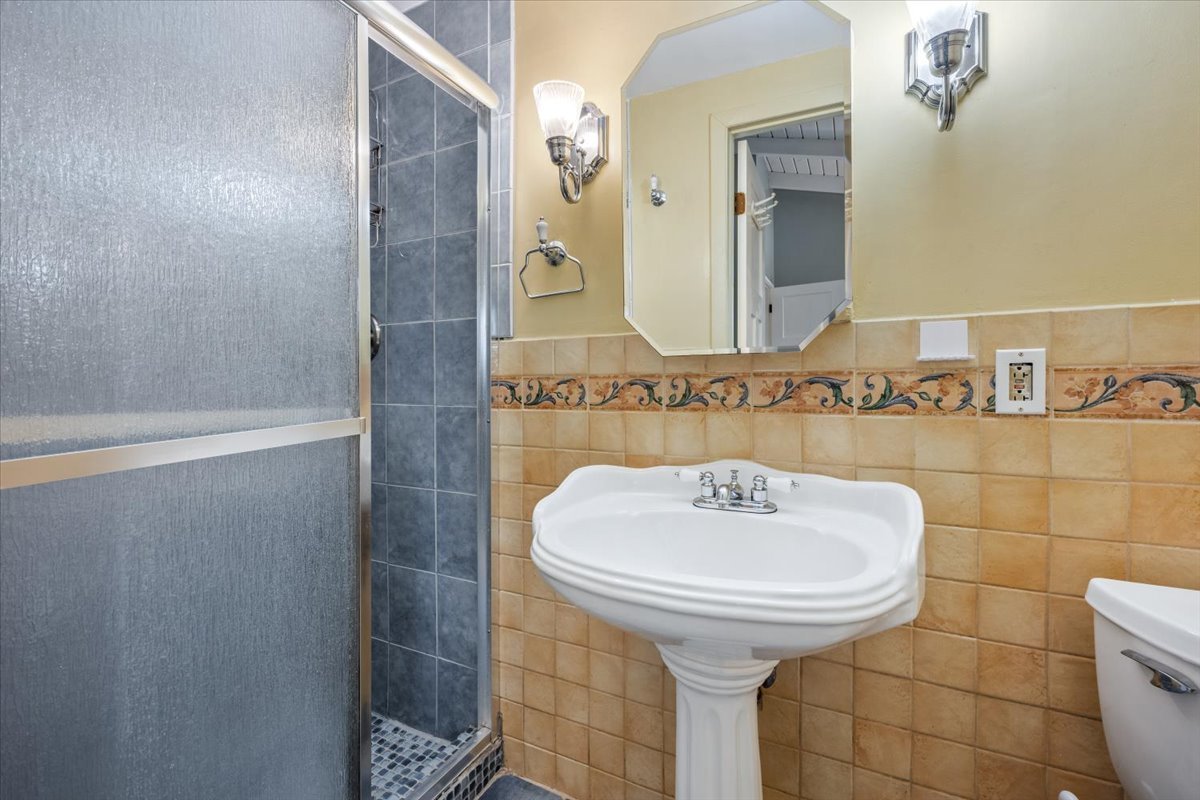 6838 Beckwith Road Morton Grove, IL 60053 - Photo 15 of 22