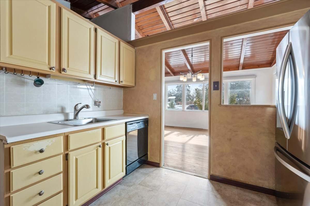 6838 Beckwith Road Morton Grove, IL 60053 - Photo 10 of 22