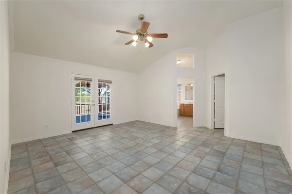 $529,000 | 407 Raymond Road, La Grange, TX 78945