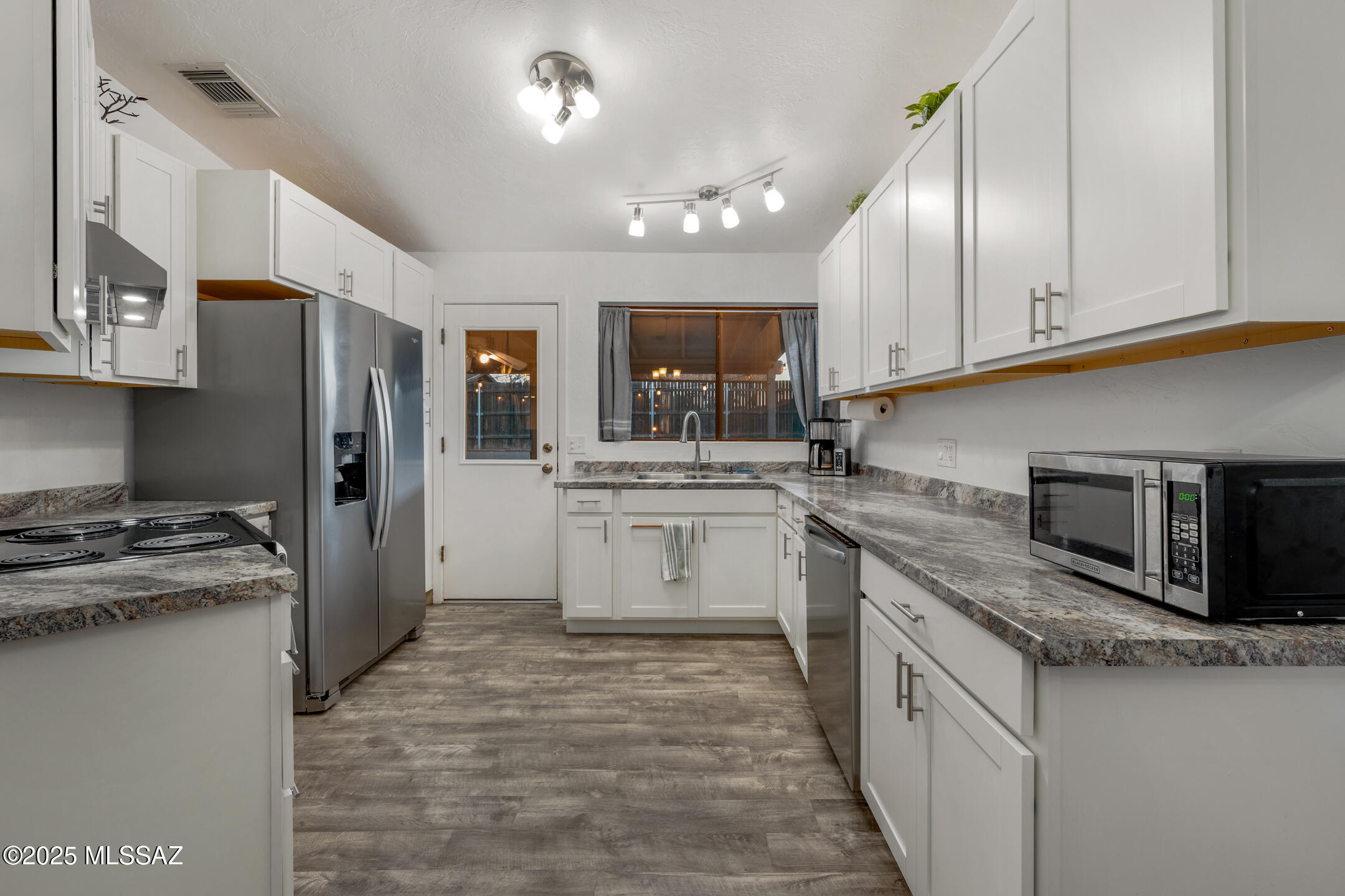 2625 West Flamebrook Road Tucson, AZ 85741 - Photo 8 of 19 Gallery Image 8