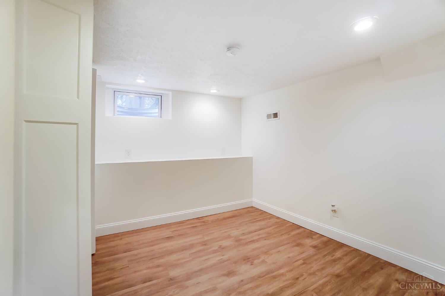 7635 Forest Road Cincinnati, OH 45230 - Photo 24 of 29 Gallery Image 24