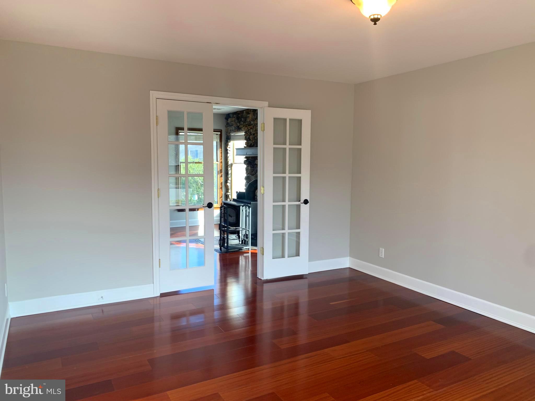 36 Manchester Road Mount Holly, NJ 08060 - Photo 13 of 31 FORMAL LIVING ROOM