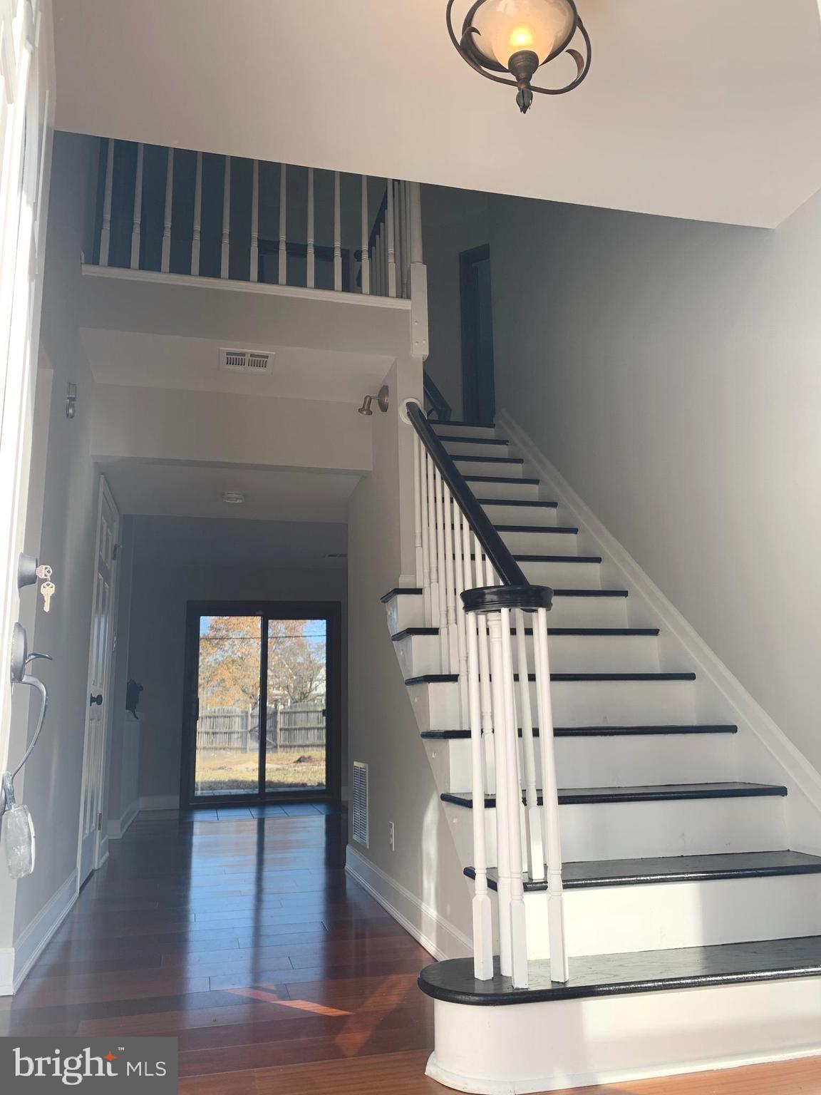 36 Manchester Road Mount Holly, NJ 08060 - Photo 3 of 31 ENTRY