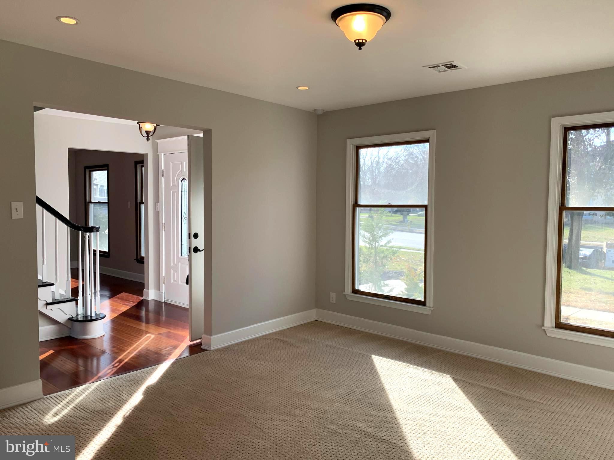36 Manchester Road Mount Holly, NJ 08060 - Photo 4 of 31 FORMAL DINING ROOM TO FOYER