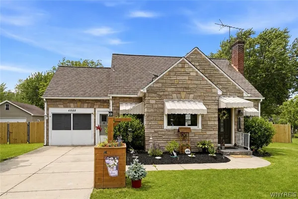 $269,900 | 6888 Sy Road, Wheatfield, NY 14304