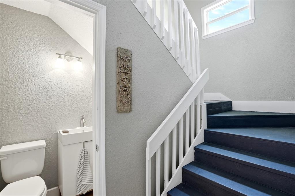123 South Wiggins Road Plant City, FL 33566 - Photo 23 of 55 a bathroom with a toilet and a sink