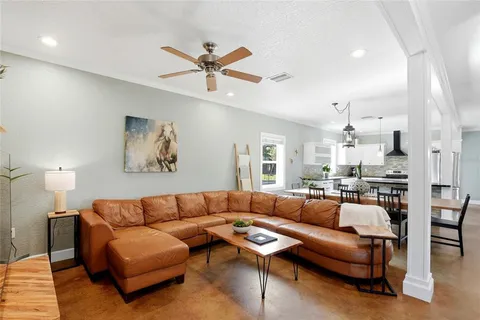 $921,500 | 123 South Wiggins Road, Plant City, FL 33566
