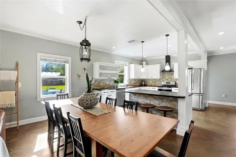 $921,500 | 123 South Wiggins Road, Plant City, FL 33566