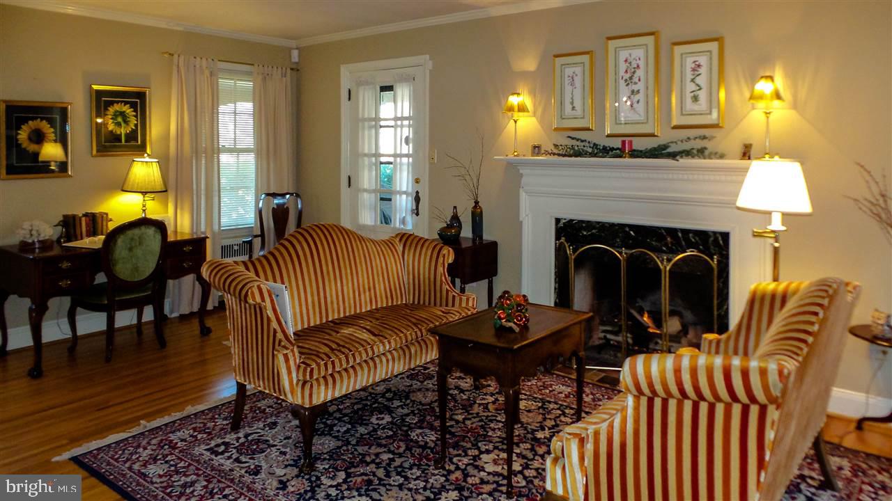 146 Springdale Road York, PA 17403 - Photo 11 of 36 Gallery Image 11