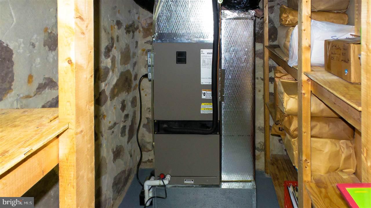 146 Springdale Road York, PA 17403 - Photo 33 of 36 Gallery Image 33