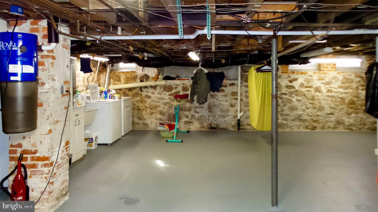 146 Springdale Road York, PA 17403 - Photo 35 of 36 Gallery Image 35