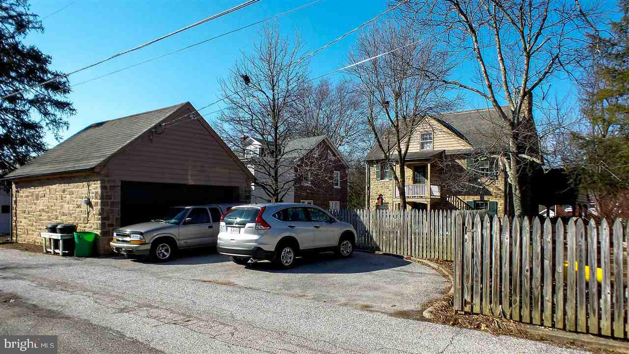 146 Springdale Road York, PA 17403 - Photo 5 of 36 Gallery Image 5