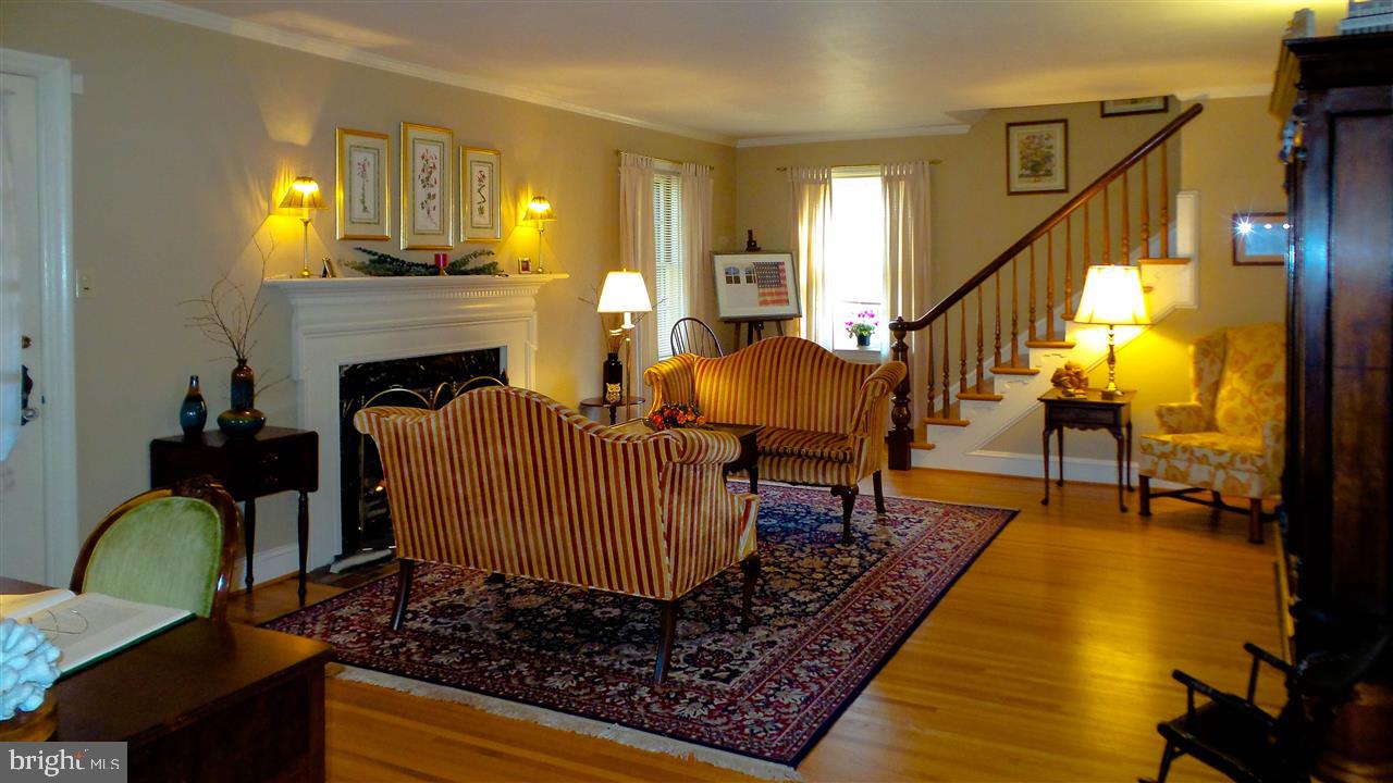 146 Springdale Road York, PA 17403 - Photo 10 of 36 Gallery Image 10