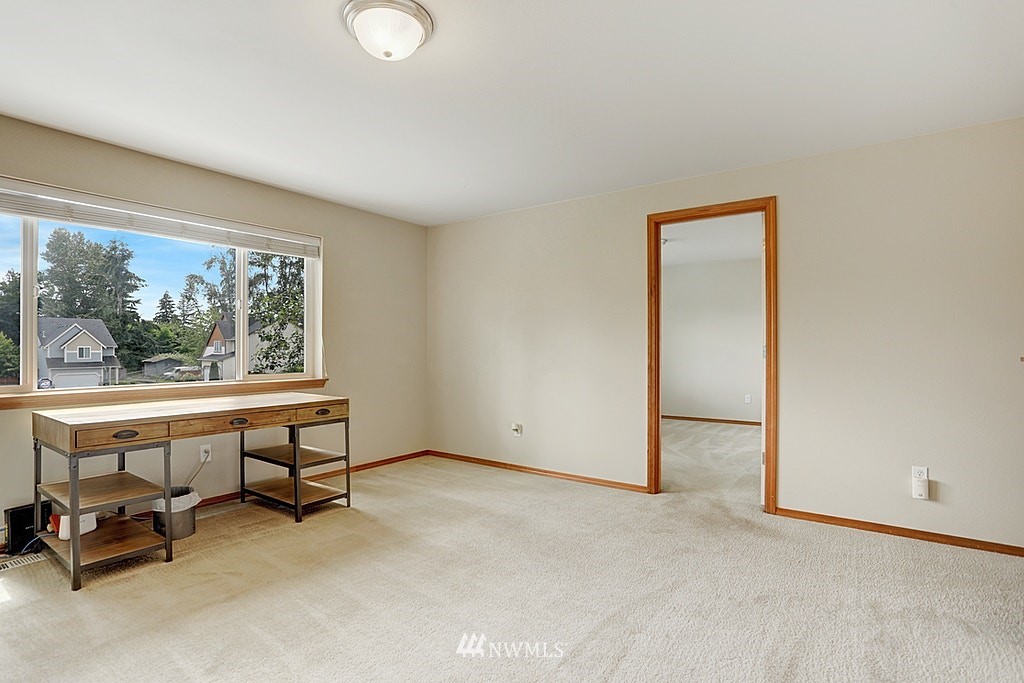 11705 Southeast 189th Place Renton, WA 98058 - Photo 5 of 25 Gallery Image 5