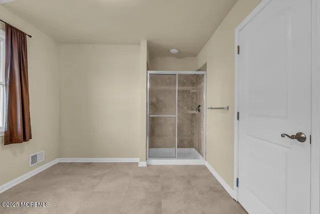 a view of yard with green space