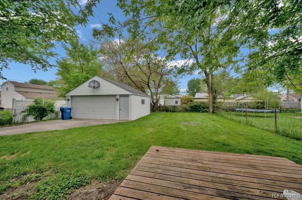 25107 Rosenbusch Boulevard Warren, MI 48089 - Photo 16 of 18