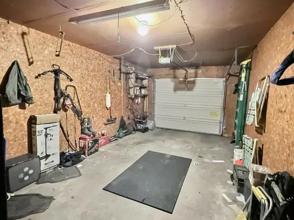 $399,900 | 1665 West Paulson Road, Green Bay, WI 54313