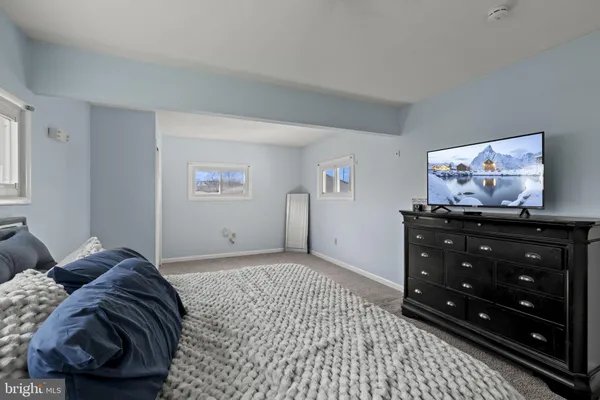 $400,000 | 6 Black Walnut Road, Levittown, PA 19057