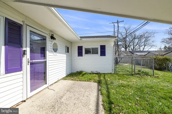 $400,000 | 6 Black Walnut Road, Levittown, PA 19057