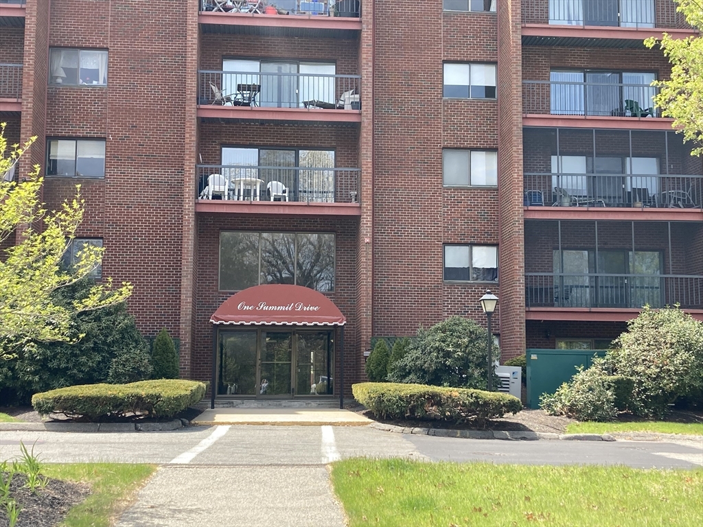 1 Summit Drive, Unit 57 Reading, MA 01867 - Photo 1 of 8
