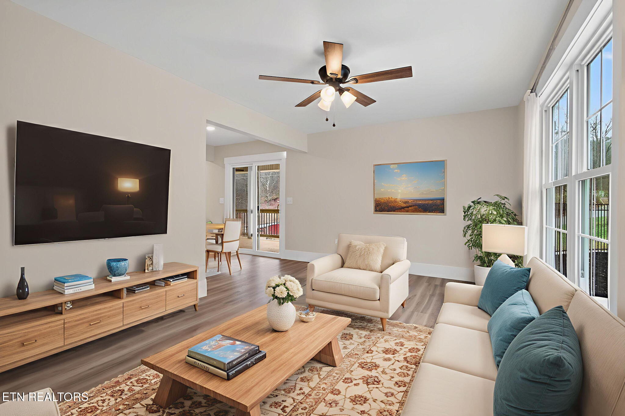 357 Beechwood Lane Clinton, TN 37716 - Photo 8 of 22 21-web-or-mls-Beechwood-3665 - Living Ro