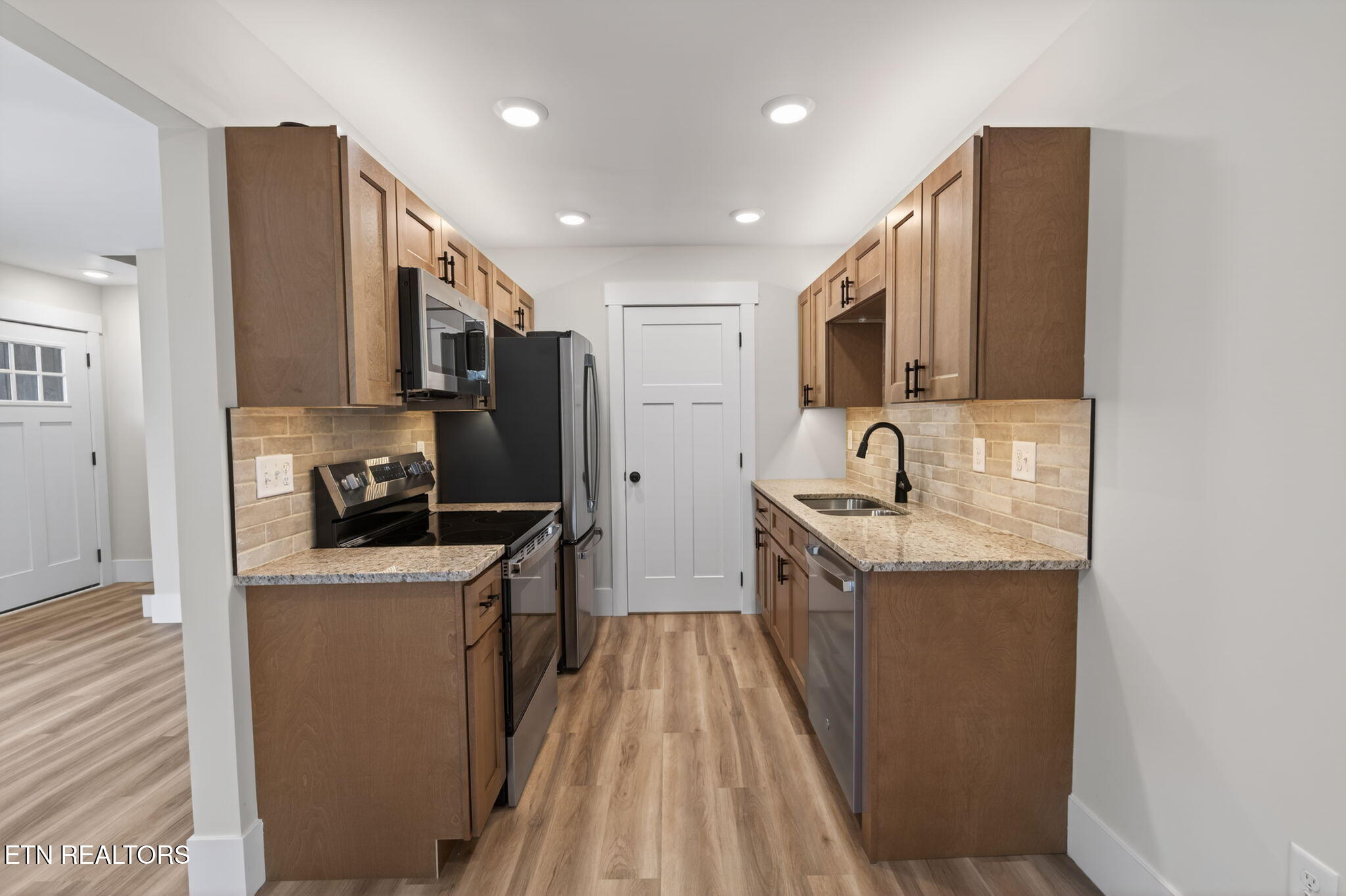 357 Beechwood Lane Clinton, TN 37716 - Photo 10 of 22 6-web-or-mls-Beechwood-3671