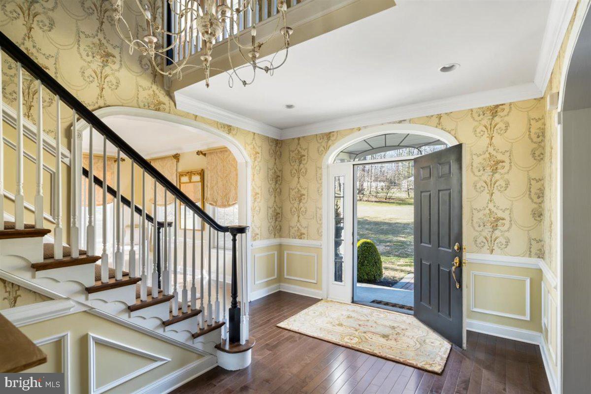 2075 County Line Road Villanova, PA 19085 - Photo 5 of 46 Foyer